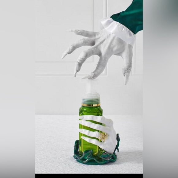 Bath and Body Works Halloween collection 2022 ivy hands soap holder New - Picture 7 of 7